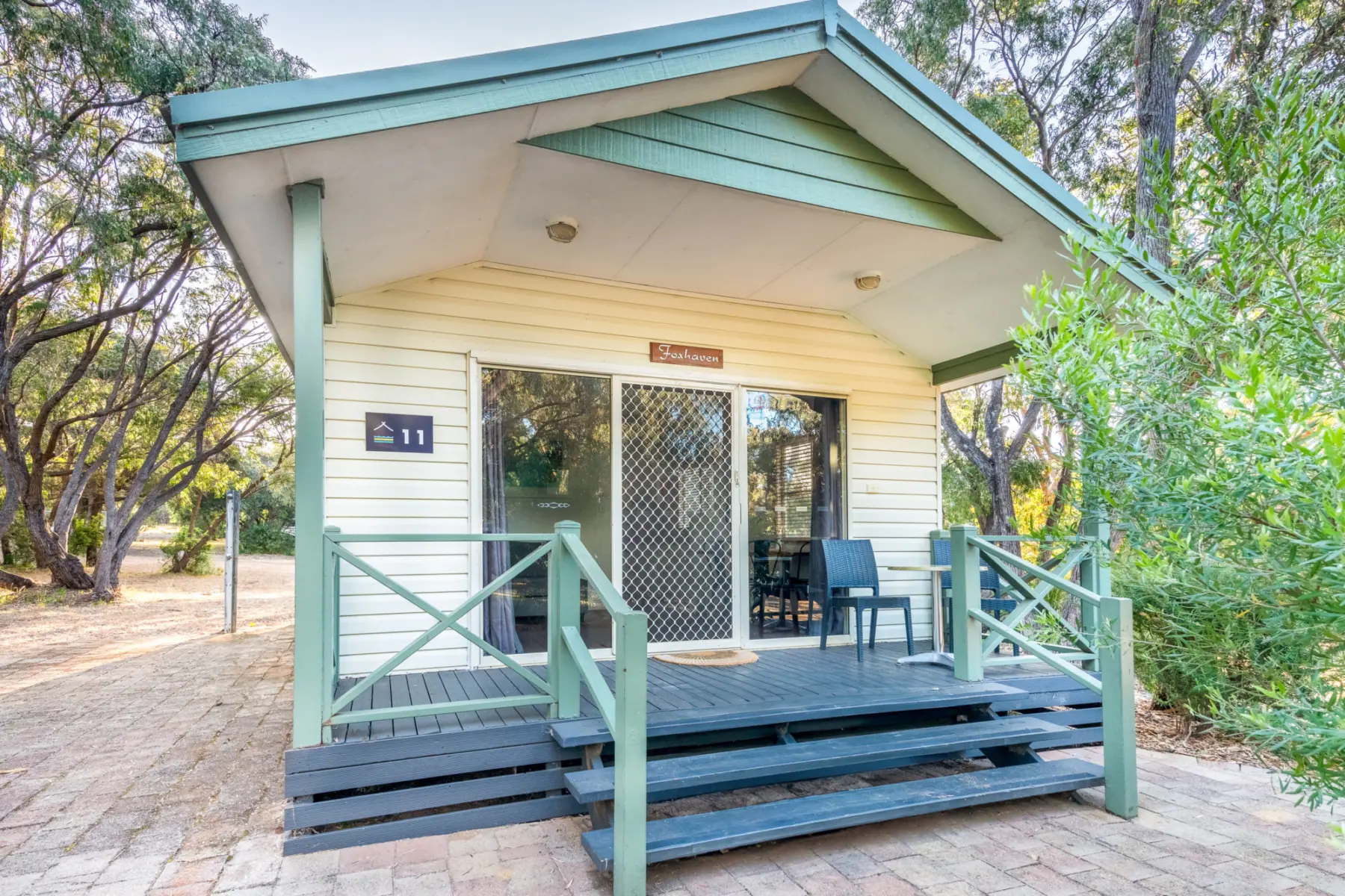 Yallingup Caves chalet cabin exterior
